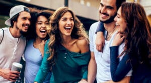 Gigoló, Escort, y Acompañante para Mujeres con un grupo de amigos